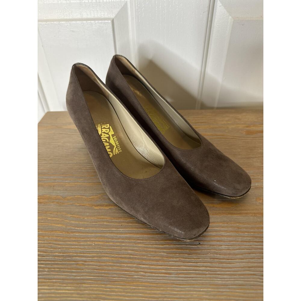 Vintage Salvatore Ferragamo Shoes Womens Size 7.5 Brown Suede Heel Pumps Italy
